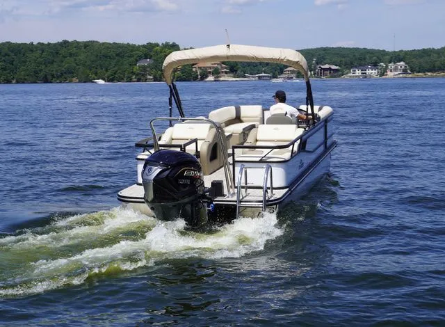 Slide: The Image of SunCatcher Select 324SS 2025 - 3