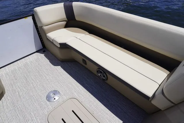 Slide: The Image of SunCatcher Select 324SS 2025 - 8