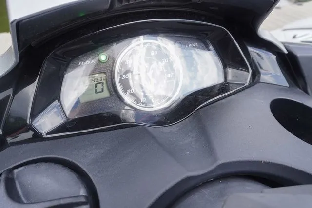 Slide: The Image of Yamaha FX CR 2012 - 8