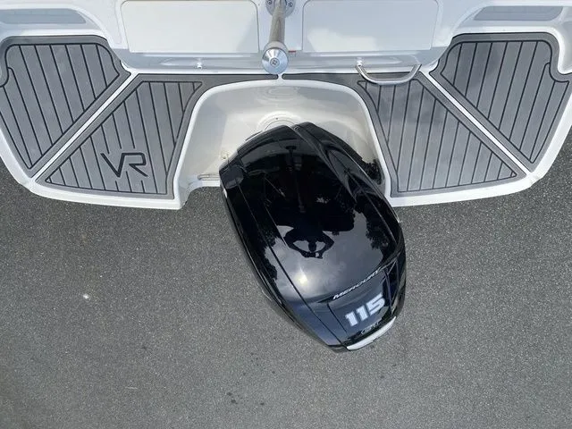 Slide: The Image of Bayliner VR4 Bowrider OB 2025 - 11