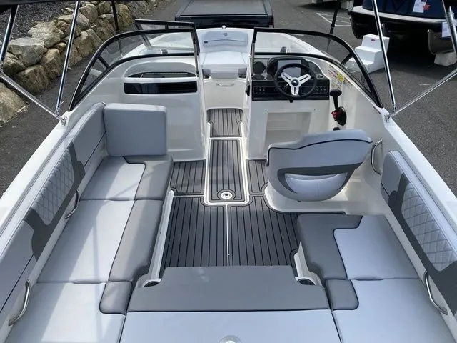 Slide: The Image of Bayliner VR4 Bowrider OB 2025 - 6