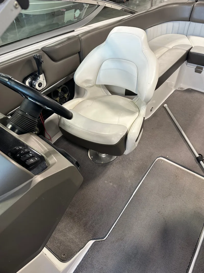 Slide: The Image of Regal 2300 Bowrider 2010 - 11