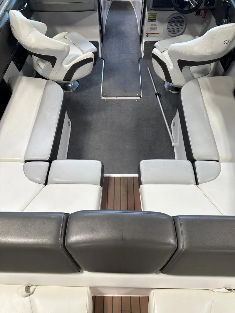 Slide: The Image of Regal 2300 Bowrider 2010 - 20