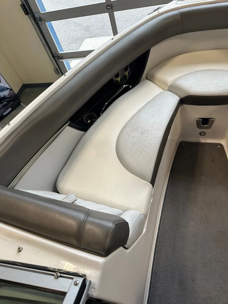 Slide: The Image of Regal 2300 Bowrider 2010 - 7