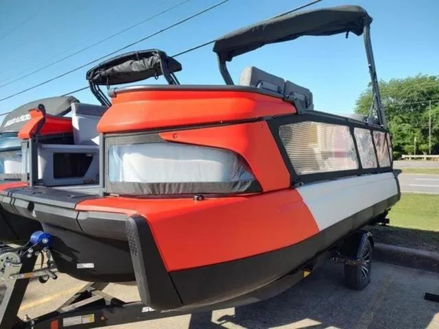 Slide: The Image of Sea-Doo Switch Cruise 21 2025 - 6