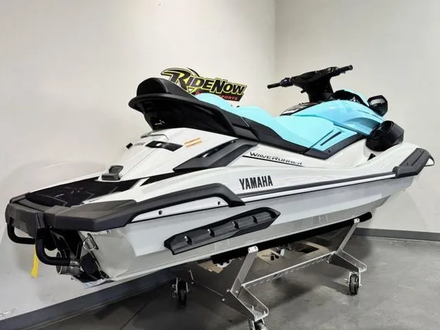 Slide: The Image of Yamaha FX Cruiser HO 2025 - 5