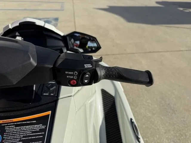 Slide: The Image of Yamaha VX1900B-BB 2025 - 11