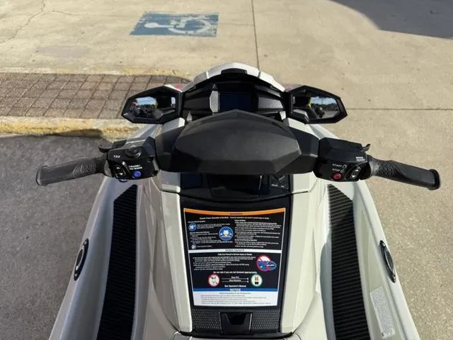 Slide: The Image of Yamaha VX1900B-BB 2025 - 12