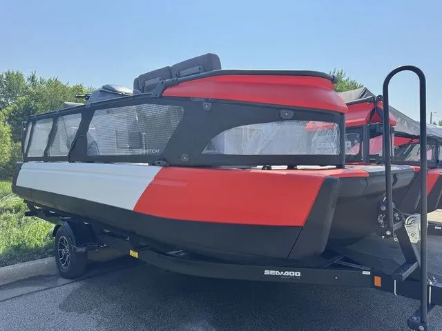 The Image of Sea-Doo Switch 19 2025 - 1