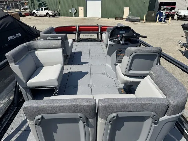 Slide: The Image of Sea-Doo Switch 19 2025 - 3