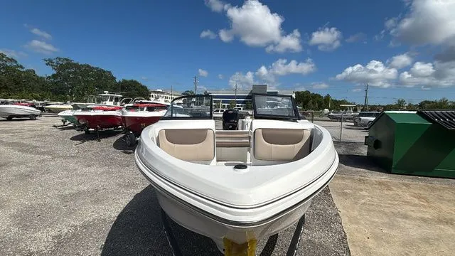 Slide: The Image of Tahoe 185 S 2025 - 3