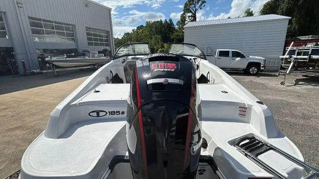 Slide: The Image of Tahoe 185 S 2025 - 8