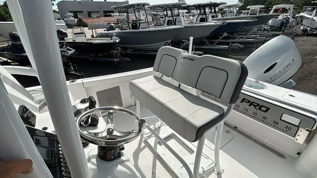 Slide: The Image of Sea Pro 222 Center Console 2025 - 14