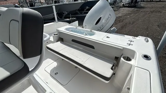 Slide: The Image of Sea Pro 222 Center Console 2025 - 17