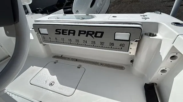 Slide: The Image of Sea Pro 222 Center Console 2025 - 29