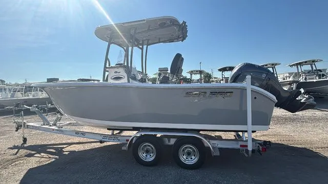 Slide: The Image of Sea Pro 222 Center Console 2025 - 11