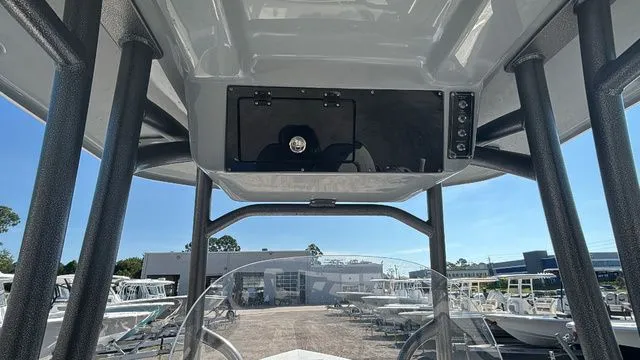 Slide: The Image of Sea Pro 222 Center Console 2025 - 22