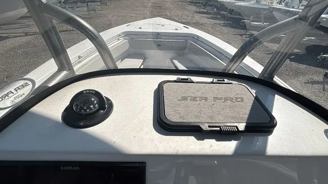 Slide: The Image of Sea Pro 222 Center Console 2025 - 24