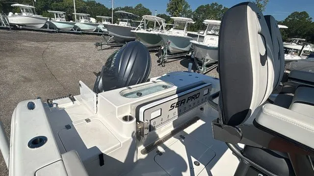 Slide: The Image of Sea Pro 222 Center Console 2025 - 27