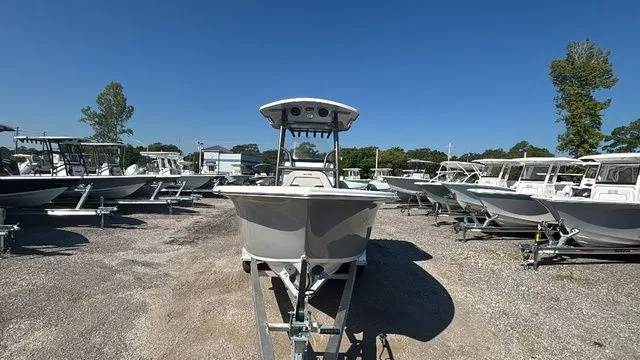 Slide: The Image of Sea Pro 222 Center Console 2025 - 3