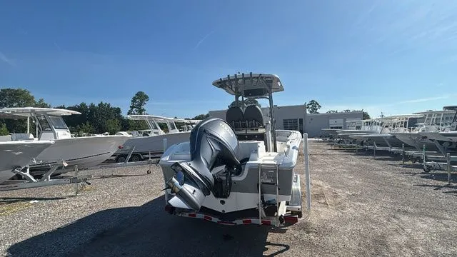 Slide: The Image of Sea Pro 222 Center Console 2025 - 7