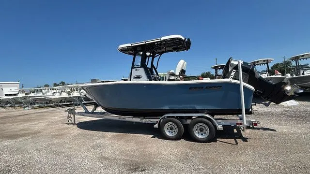 Slide: The Image of Sea Pro 242 CC 2025 - 11