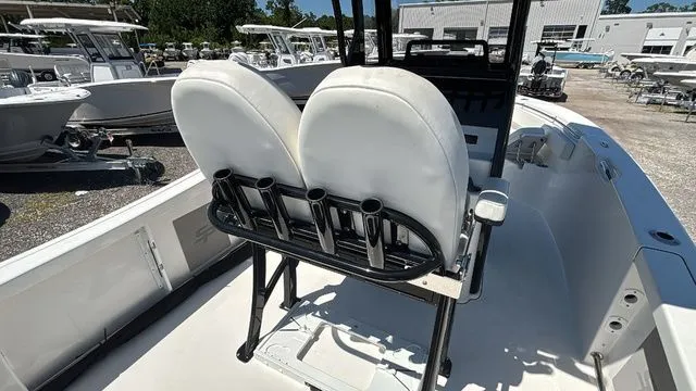 Slide: The Image of Sea Pro 242 CC 2025 - 17