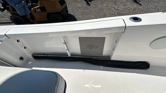 Slide: The Image of Sea Pro 242 CC 2025 - 18