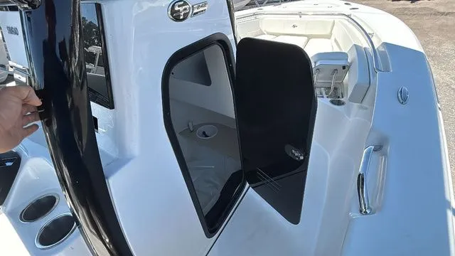 Slide: The Image of Sea Pro 242 CC 2025 - 28