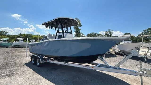 Slide: The Image of Sea Pro 242 CC 2025 - 3