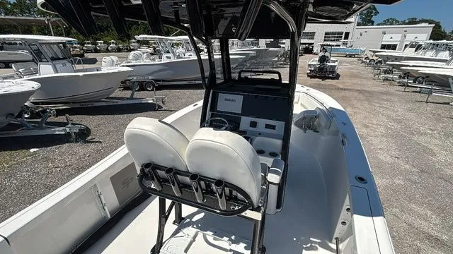 Slide: The Image of Sea Pro 242 CC 2025 - 30