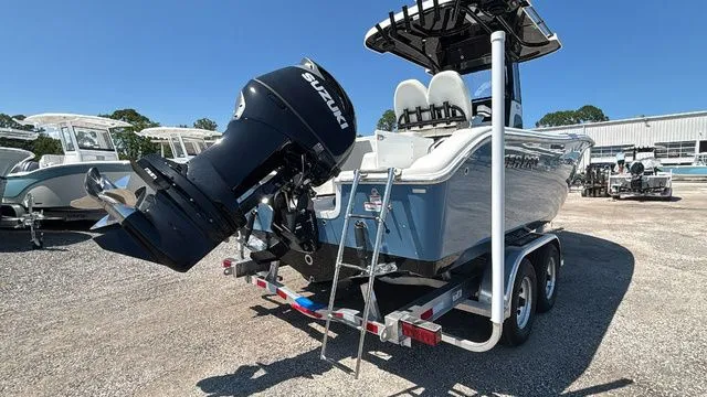 Slide: The Image of Sea Pro 242 CC 2025 - 6