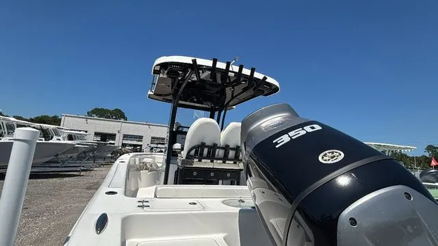 Slide: The Image of Sea Pro 242 CC 2025 - 8