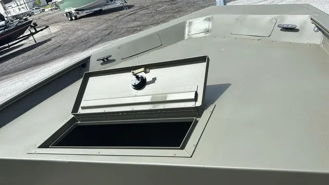 Slide: The Image of Tracker 1754 JON 2025 - 13