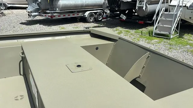 Slide: The Image of Tracker 1754 JON 2025 - 19