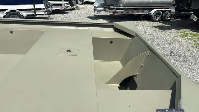 Slide: The Image of Tracker 1754 JON 2025 - 20