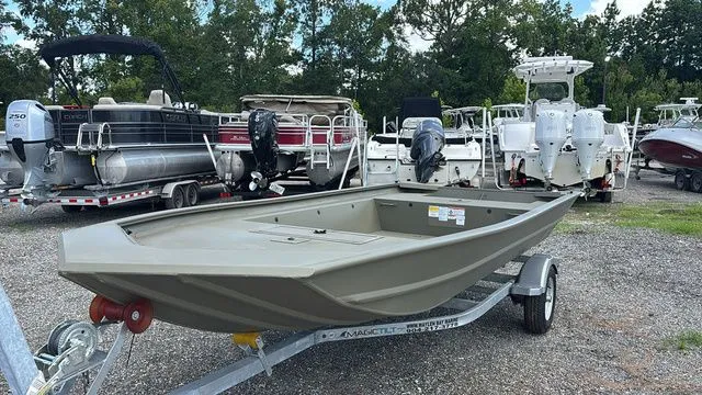 Slide: The Image of Tracker 1754 JON 2025 - 3