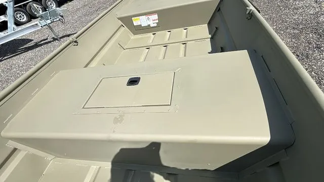 Slide: The Image of Tracker 1542 JON 2026 - 10