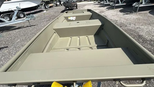 Slide: The Image of Tracker 1542 JON 2026 - 13