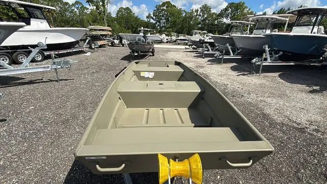 Slide: The Image of Tracker 1542 JON 2026 - 3