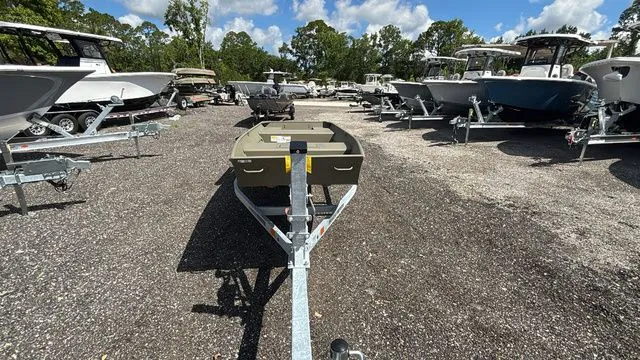 Slide: The Image of Tracker 1542 JON 2026 - 4