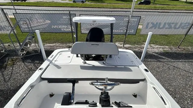 Slide: The Image of Sea Pro 172 Bay 2025 - 14