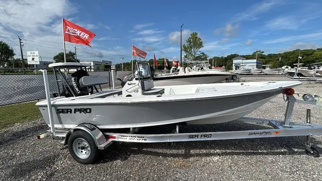 Slide: The Image of Sea Pro 172 Bay 2025 - 5