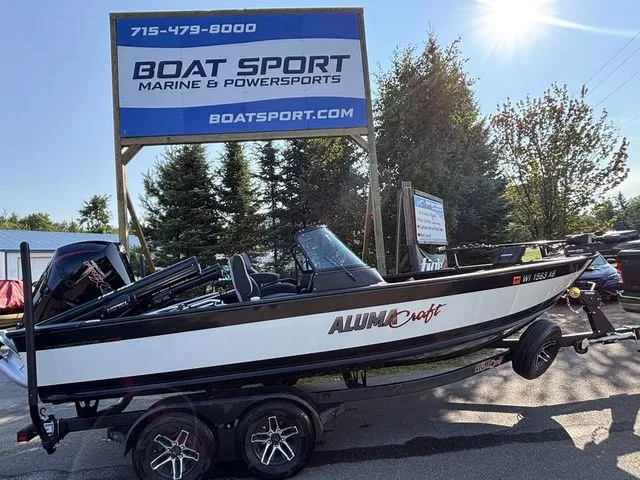 Slide: The Image of Alumacraft Competitor 205 Sport 2023 - 1