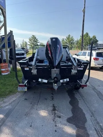 Slide: The Image of Alumacraft Competitor 205 Sport 2023 - 3