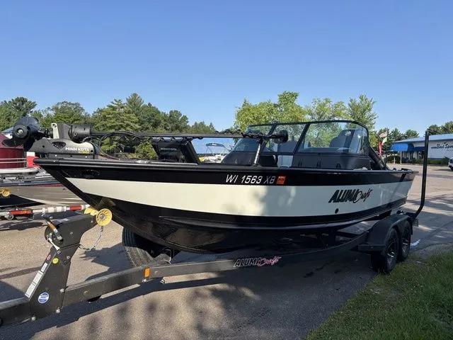 Slide: The Image of Alumacraft Competitor 205 Sport 2023 - 6