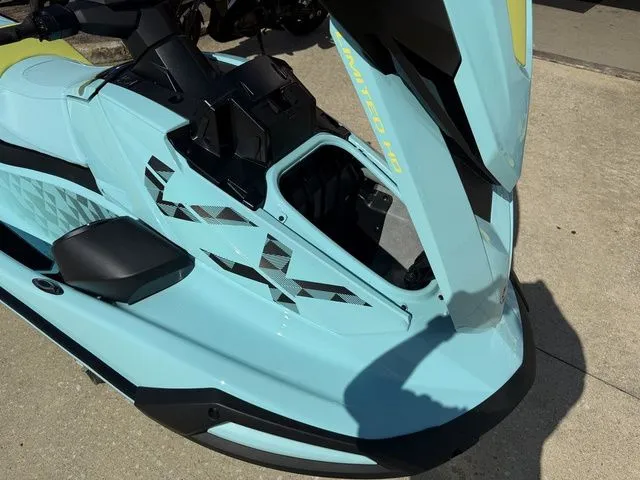 Slide: The Image of Yamaha VX Limited HO 2025 - 11