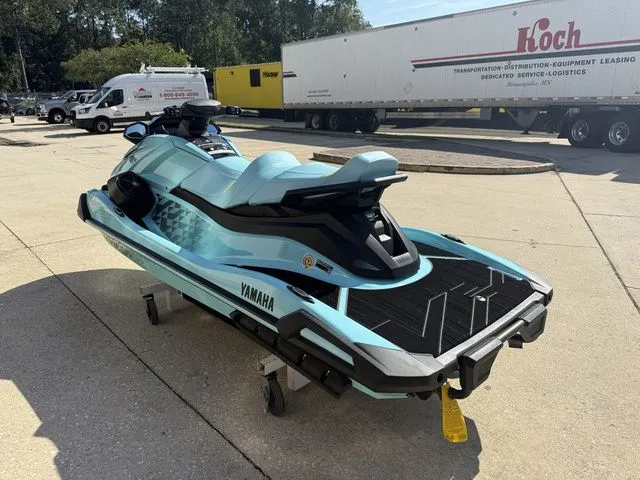 Slide: The Image of Yamaha VX Limited HO 2025 - 8