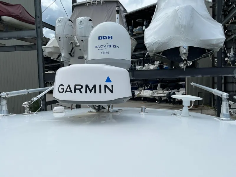 Slide: The Image of Garmin and Racvision equipment on 2022 Regal 33 SAV boat. - 39