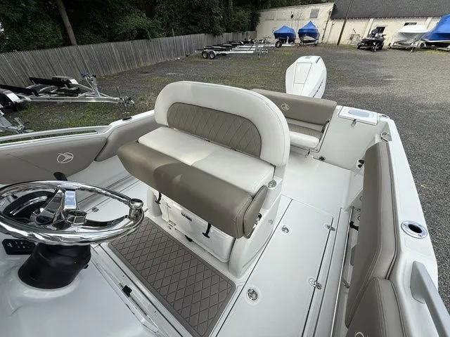 Slide: The Image of Finseeker 230FS 2022 - 9